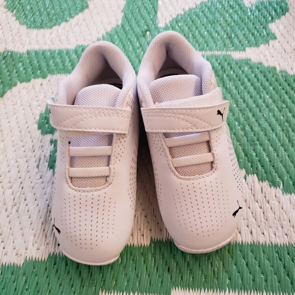 NWT Puma Toddlers Sneakers size 7 - Picture 3 of 5